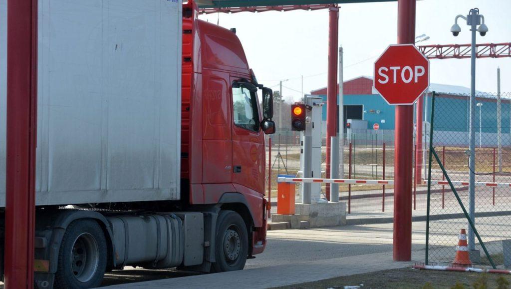 Страны Балтии договорились об ограничении въезда россиян через свои границы с РФ и Беларусью