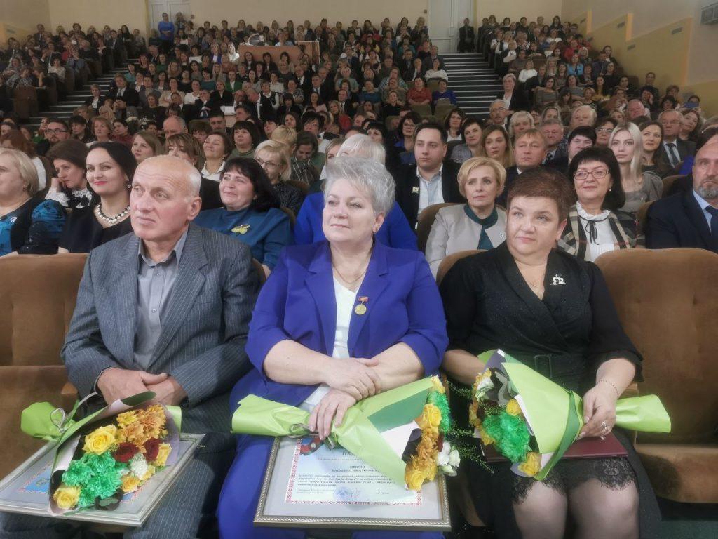 Педагогов Минщины чествовали в Вилейке. Рассказываем, кому вручили награды