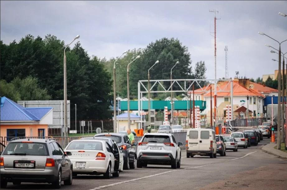 Погранкомитет Беларуси сообщает о росте очередей на выезд в ЕС