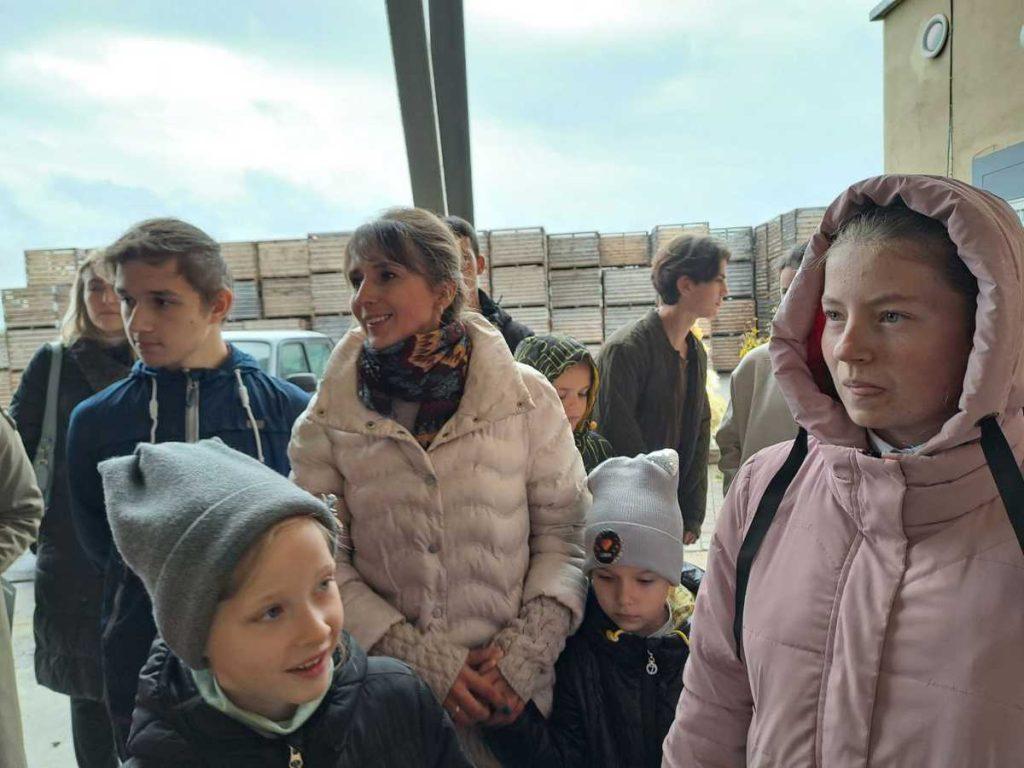 Уроки вдали от школьной парты. Как под Смолевичами детям прививают любовь к сельхозтруду