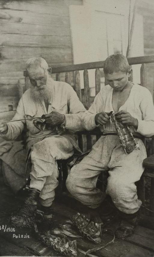 В перерывах между страдой, западнобелорусское Полесье, 1938 г.