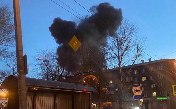 Военный самолет упал на двухэтажный дом в Иркутске
