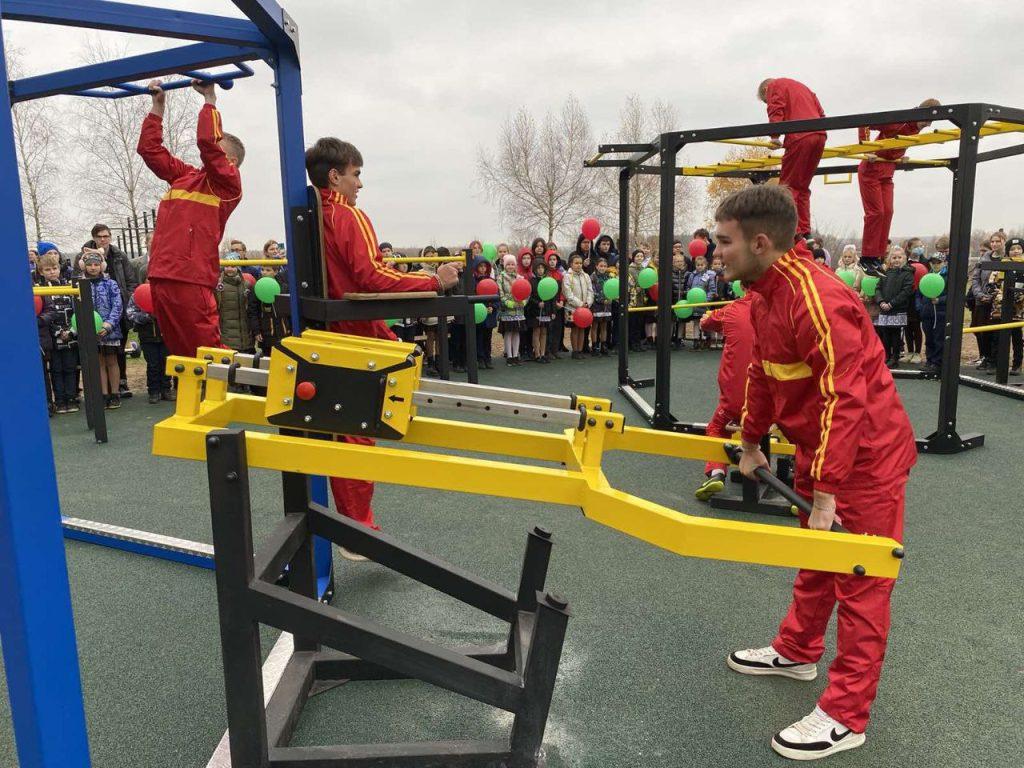 Фотофакт: новую спортивную площадку открыли в Борисове