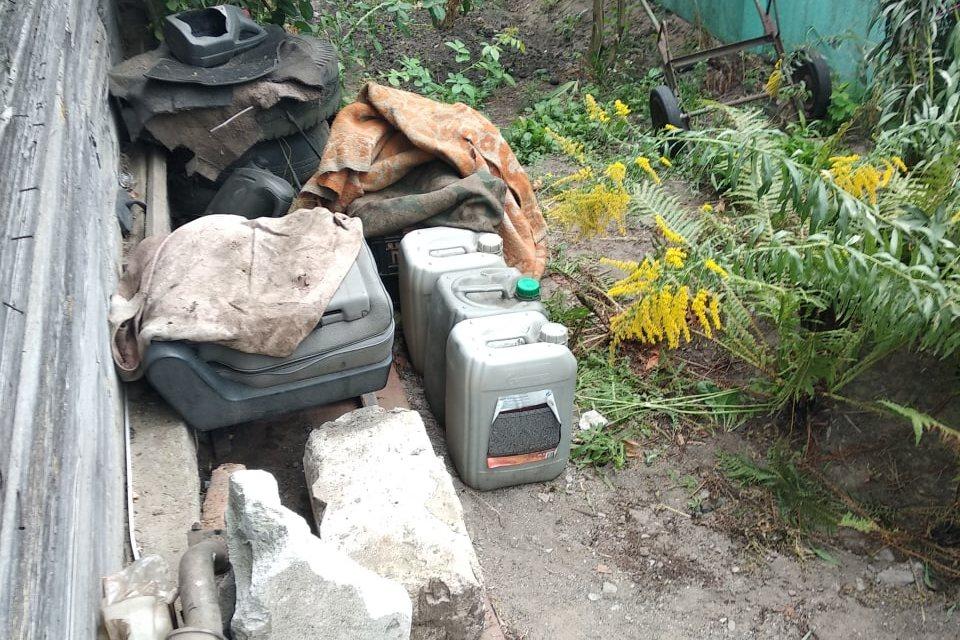 Водитель в Борисовском районе месяц сливал топливо со служебного транспорта для личных нужд