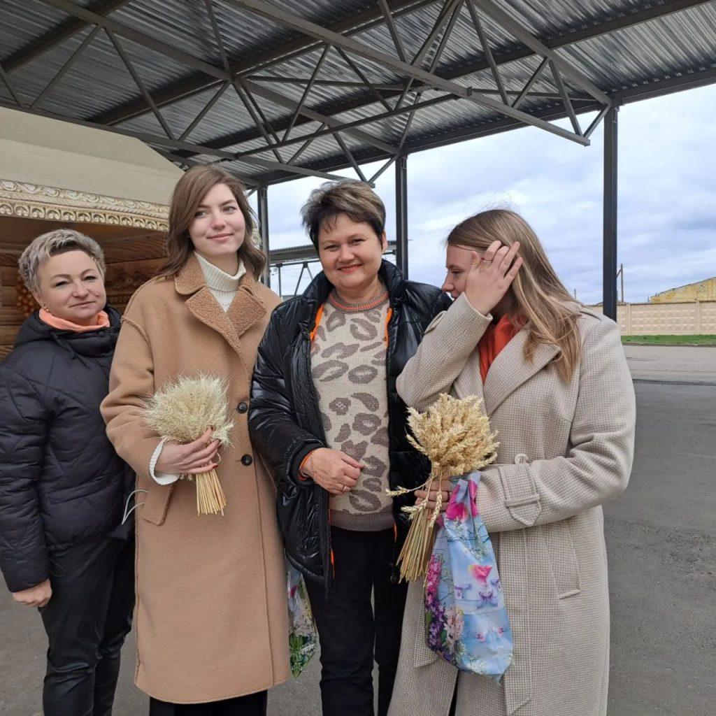 Нина Железнова с молодыми специалистами