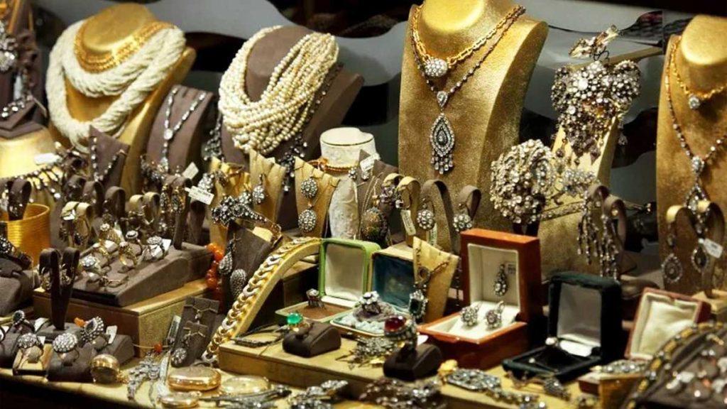 Предметы роскоши и цветы могут стать еще дороже