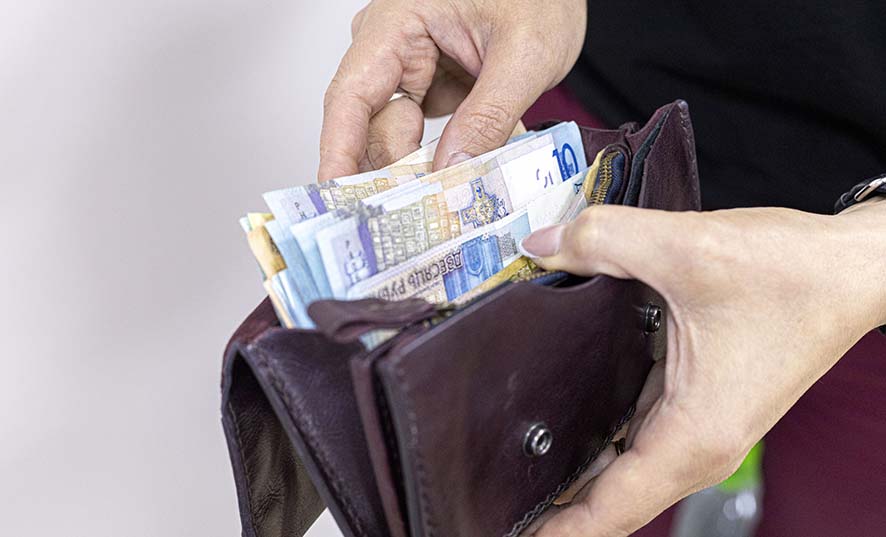 Два миллиона рублей задолженностей по зарплате вернули работникам Минской области