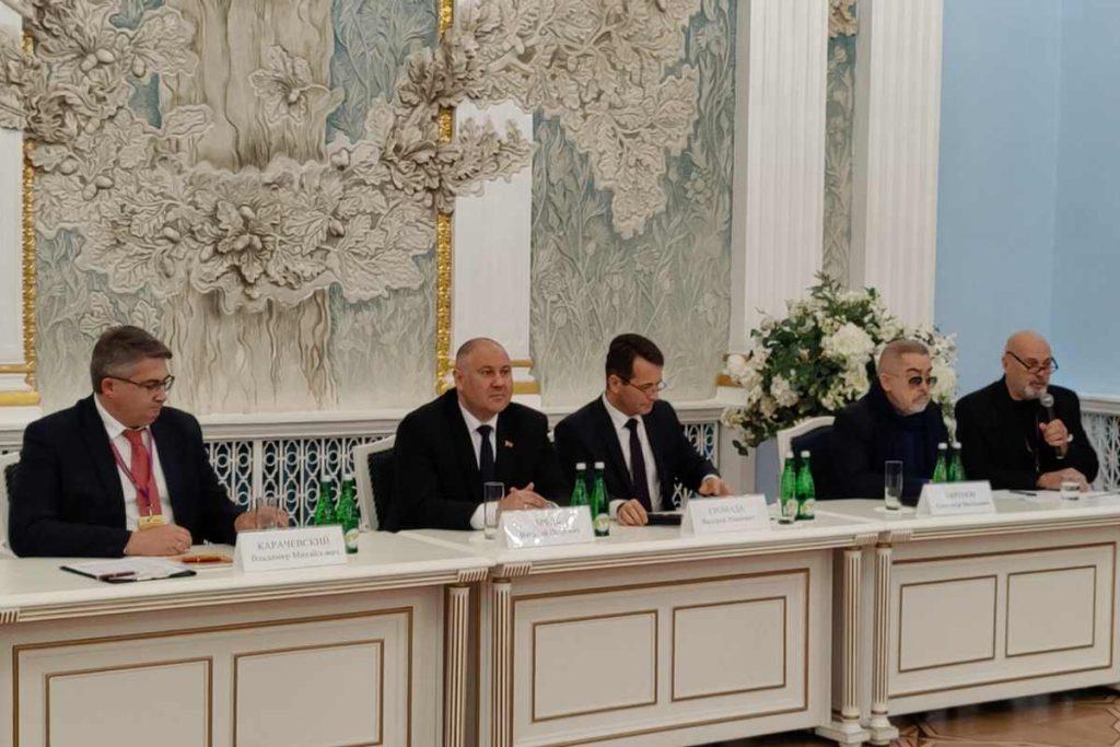 Минск оказался во власти «Лістапада»