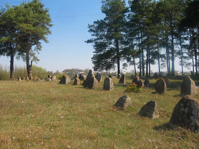 Еврейское кладбище. Со времени последнего захоронения здесь прошло около 80 лет
