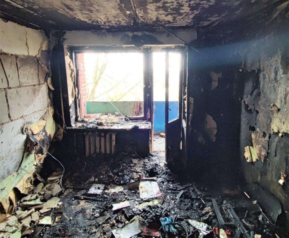 Квартира горела в многоэтажке в Дзержинске — спасатели эвакуировали 18 человек