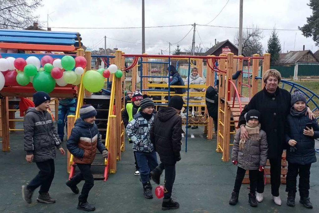 Для людей с разными возможностями. В Борисове открыли две спортивные площадки