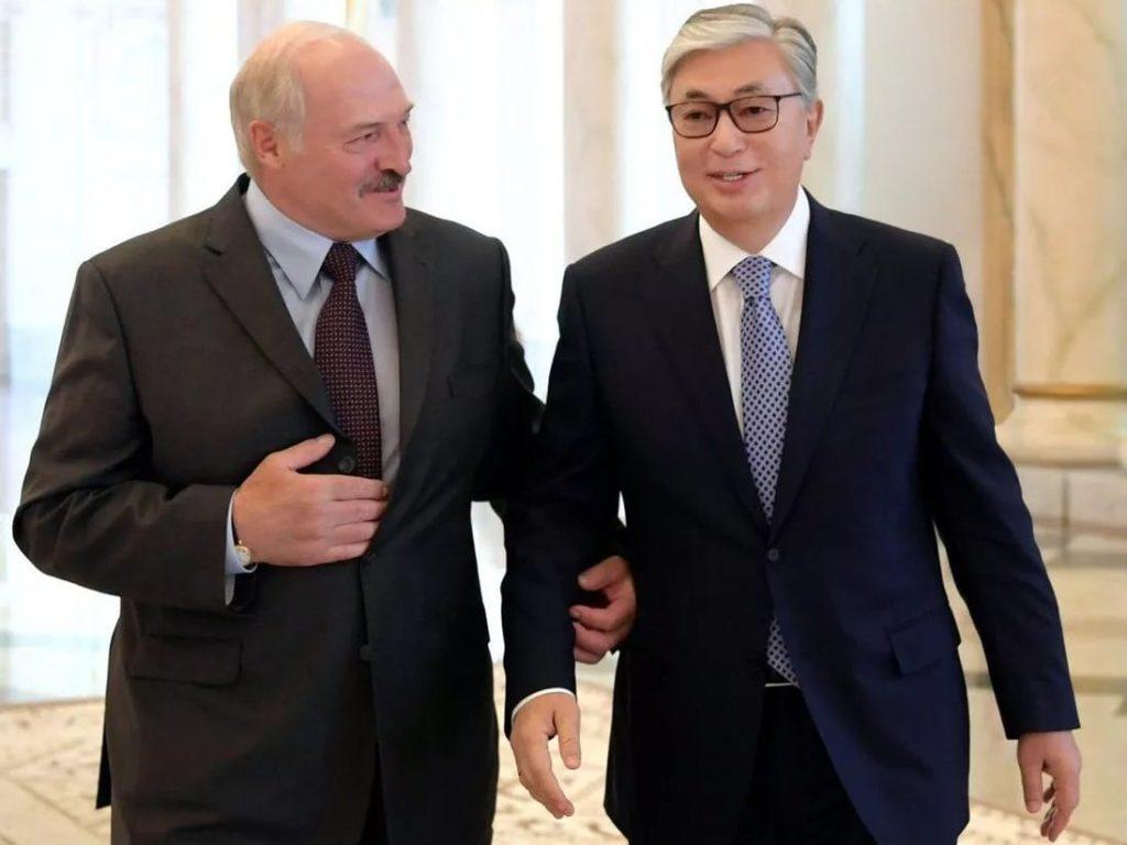 Лукашенко поздравил Токаева с переизбранием на пост президента Казахстана