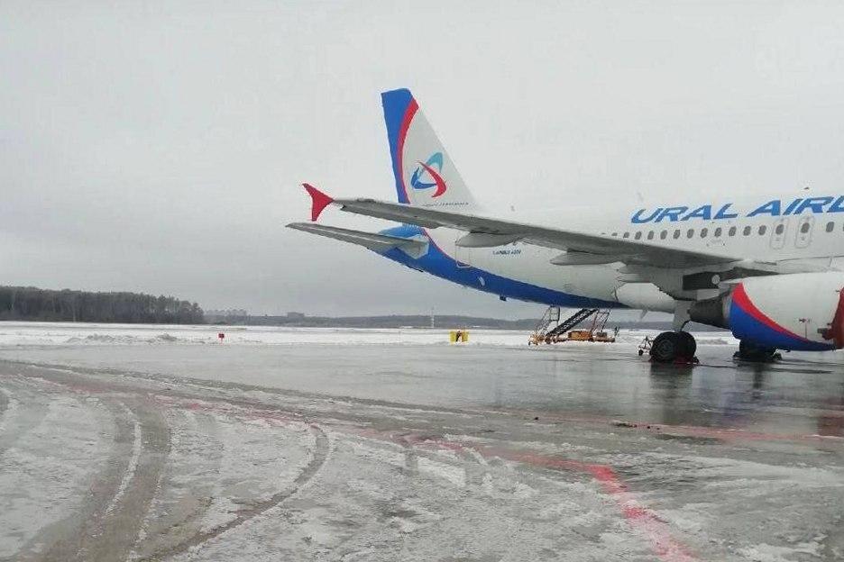 В Москве из-за ледяного дождя задерживаются авиарейсы