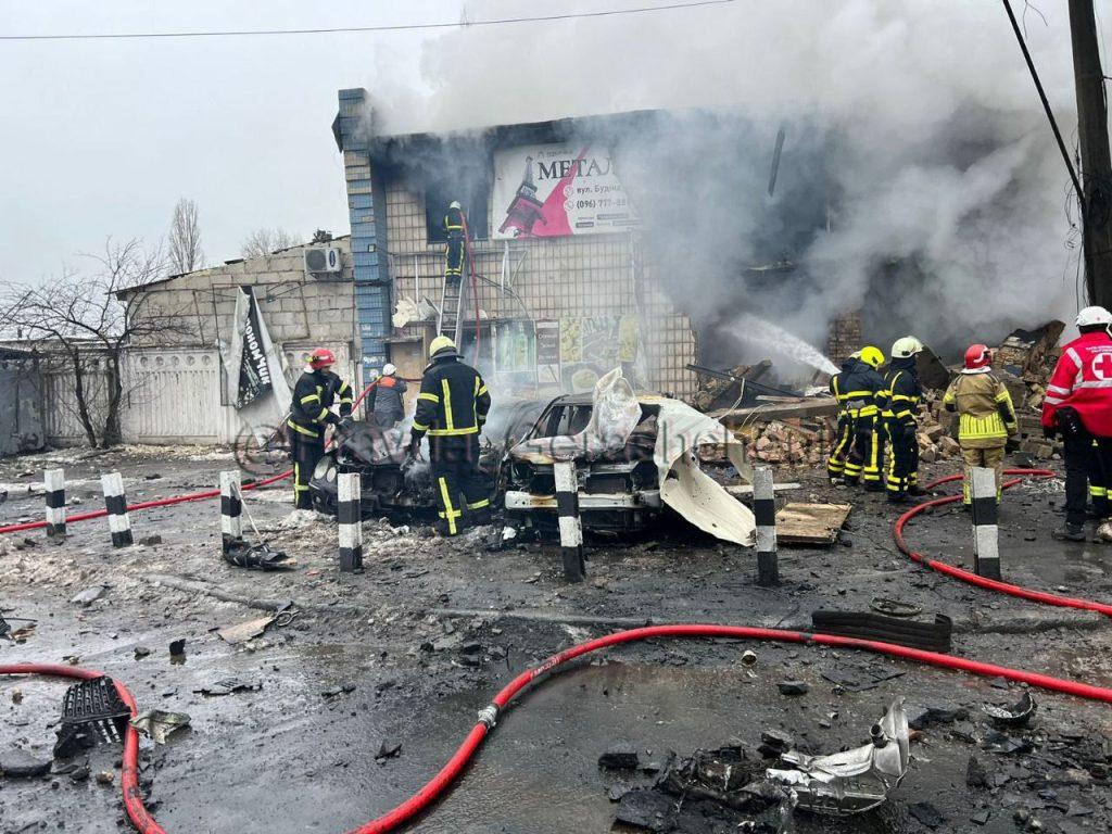 В Киеве и остальных регионах Украины после серии взрывов пропали свет и вода