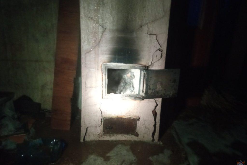 На пожаре в Слуцком районе работники МЧС спасли мужчину