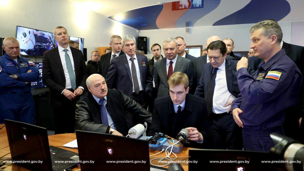 Николай Лукашенко потренировался стыковать «Союз МС» к МКС