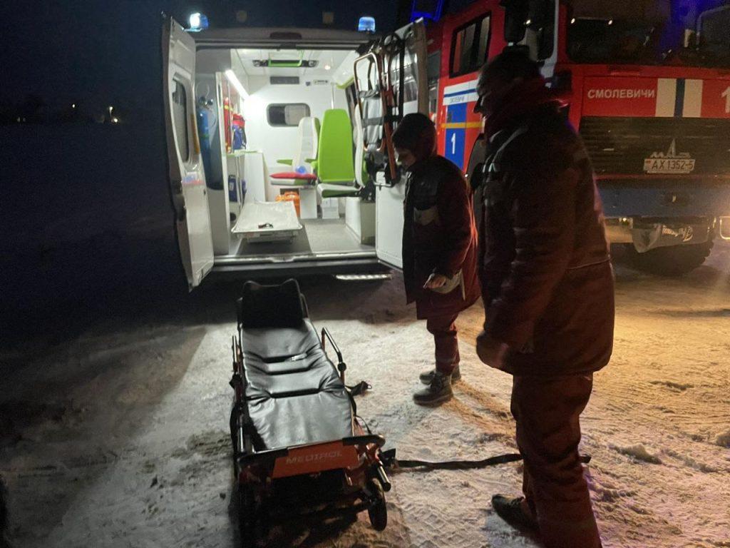 В Смолевичах двое рыбаков провалились под лед