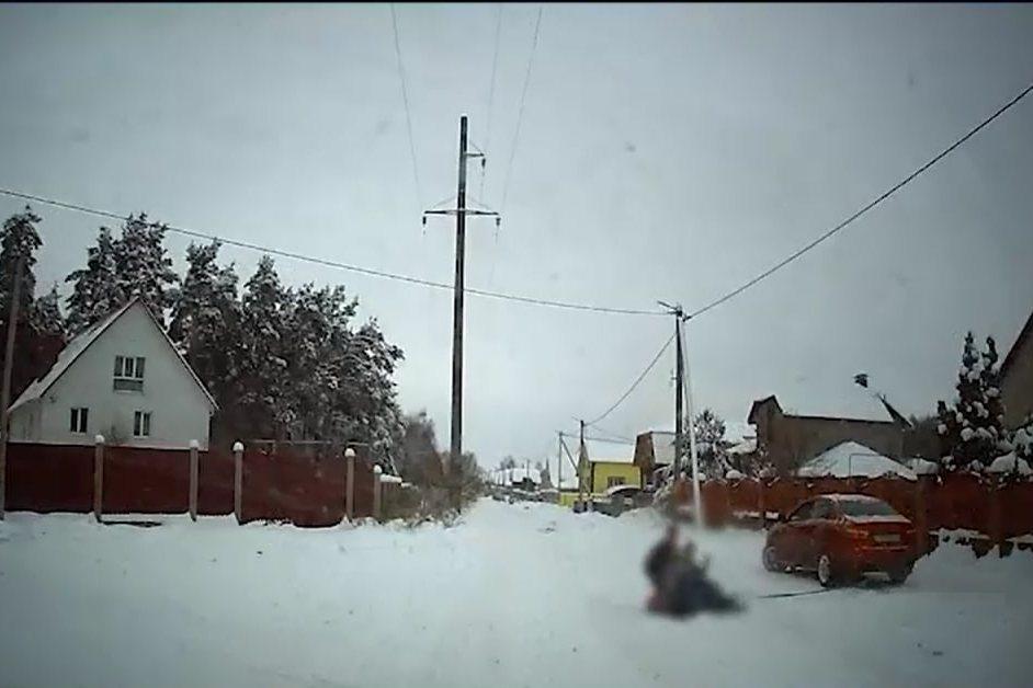 Нетрезвый водитель из Борисовского района катал на тюбинге сына и соседа