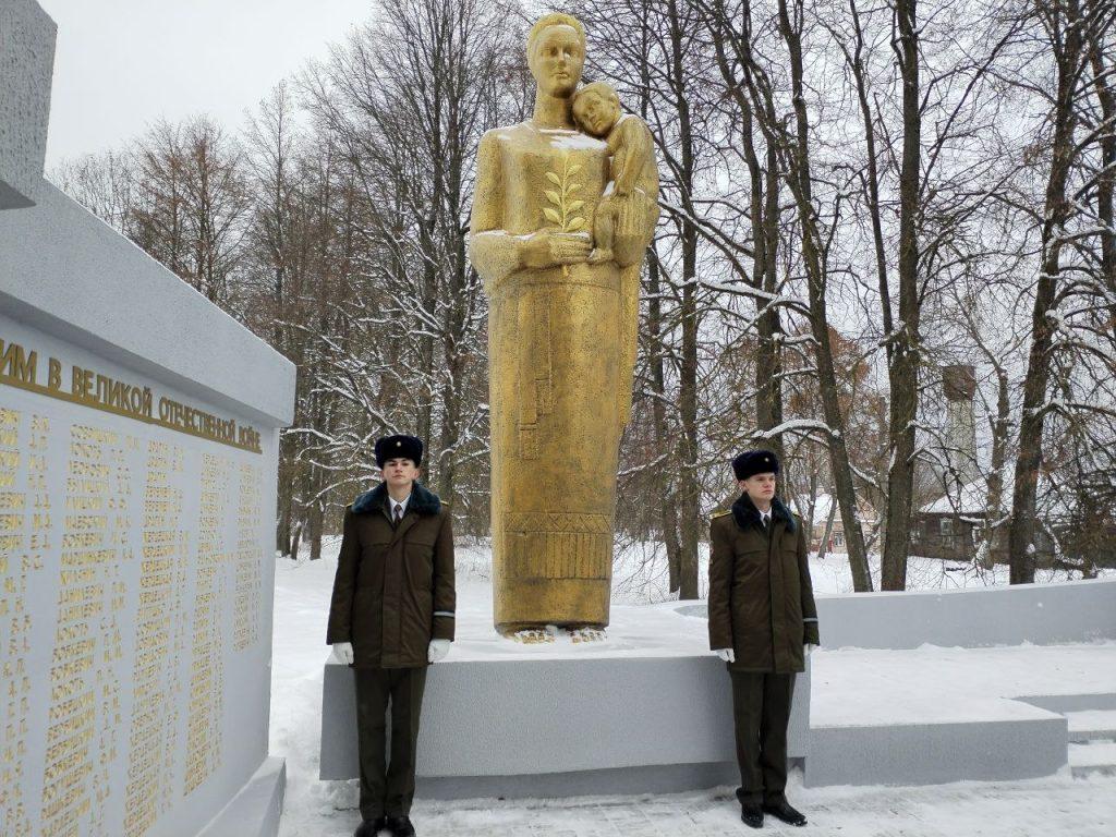 Патриотизм не на словах. Студенты БНТУ на Логойщине восстановили памятник героям войны