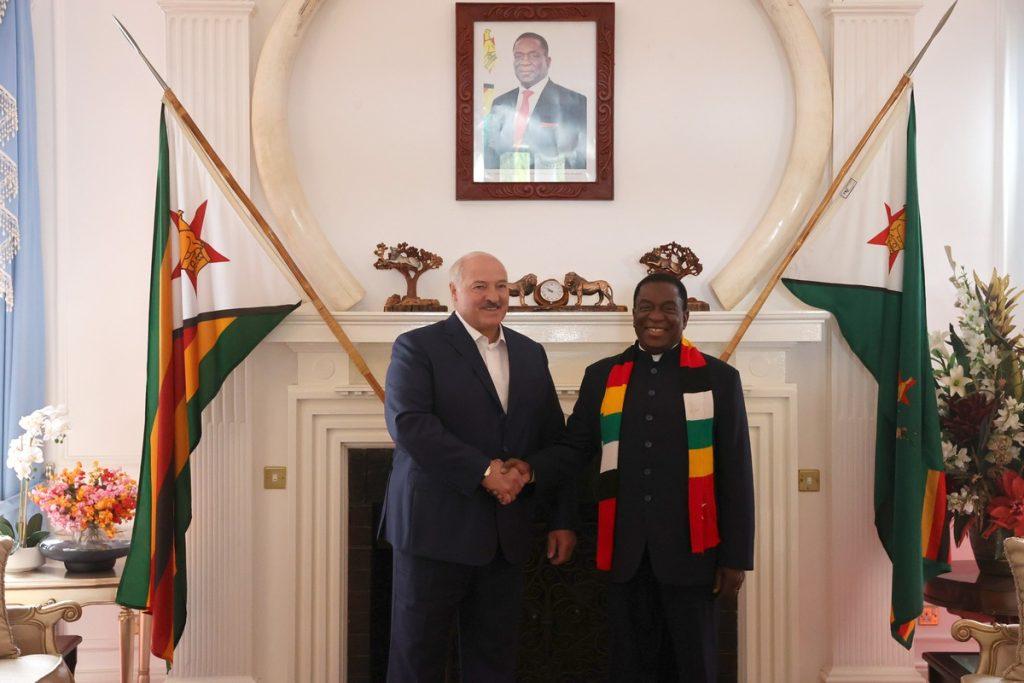 Лукашенко и президент Зимбабве