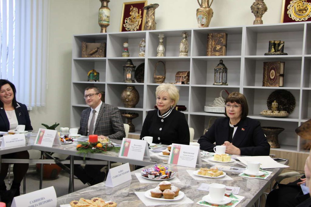 Костевич и пожилые люди