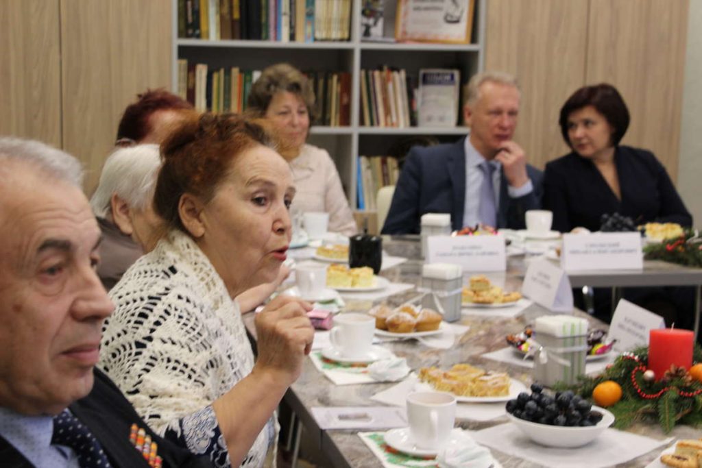 Костевич и пожилые люди