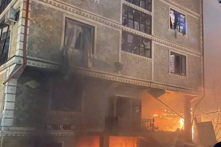 Взрыв газа и пожар произошли в жилом доме в Дагестане — есть пострадавшие