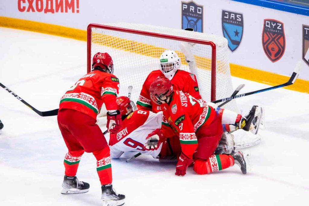 Сборная Беларуси (U-18) уступила бронзу турнира по хоккею 3х3 женской команде
