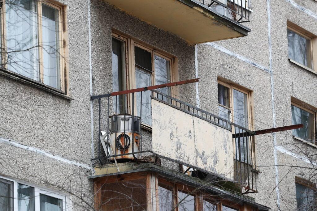 Квартира стала оранжевой — что происходит в доме в поселке Марьино
