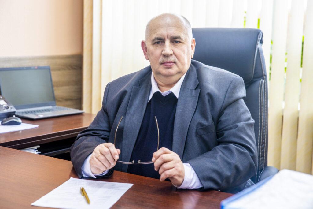 директор