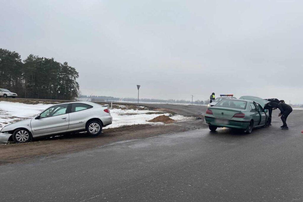 После ДТП в Минском районе водителя-женщину отвезли в больницу
