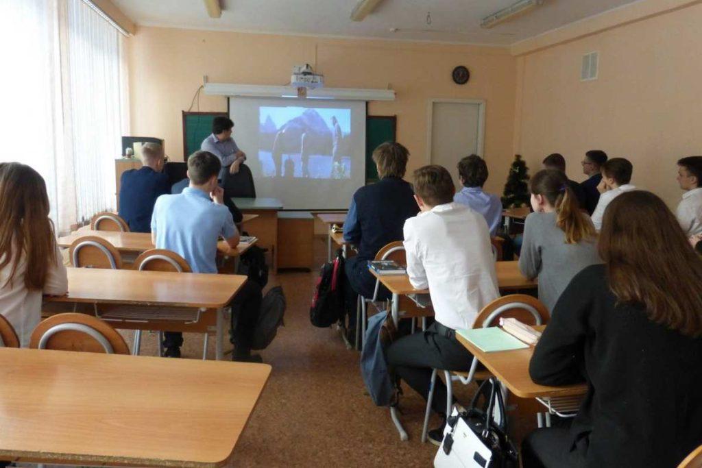Белорусским школьникам планируют показывать по субботам советские фильмы