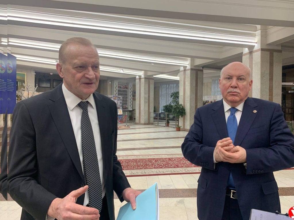 Узнали, о чем говорили участники совещания в Академии наук за закрытыми дверями