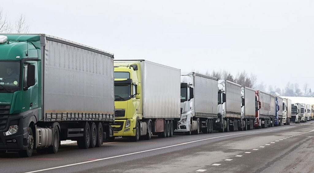 Очереди на границах: больше 1000 грузовиков ожидают въезда в ЕС