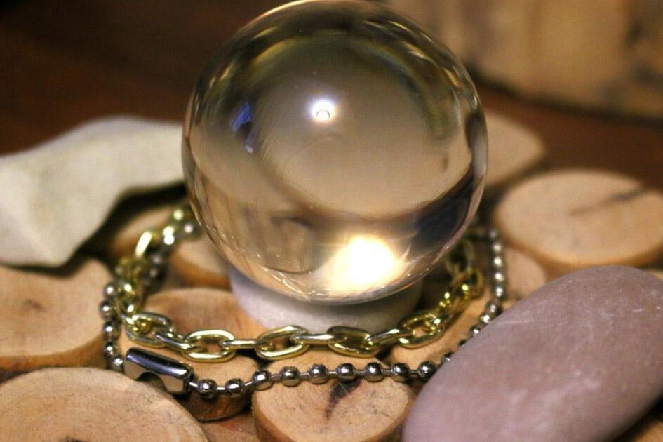 «Целительницы» похищали деньги у доверчивых пенсионерок  