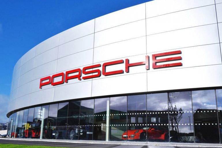 Некоторые модели Porsche перейдут на электротягу