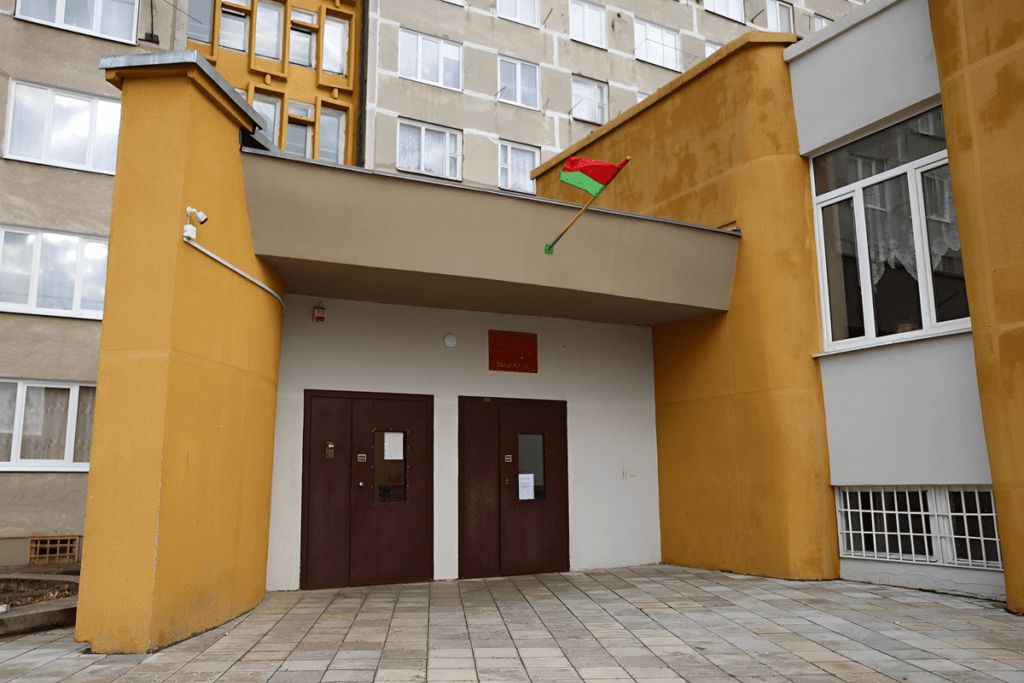 Каждое общежитие, находящееся на балансе предприятия,
оборудовано камерами видеонаблюдения, жильцы такой шаг приветствуют