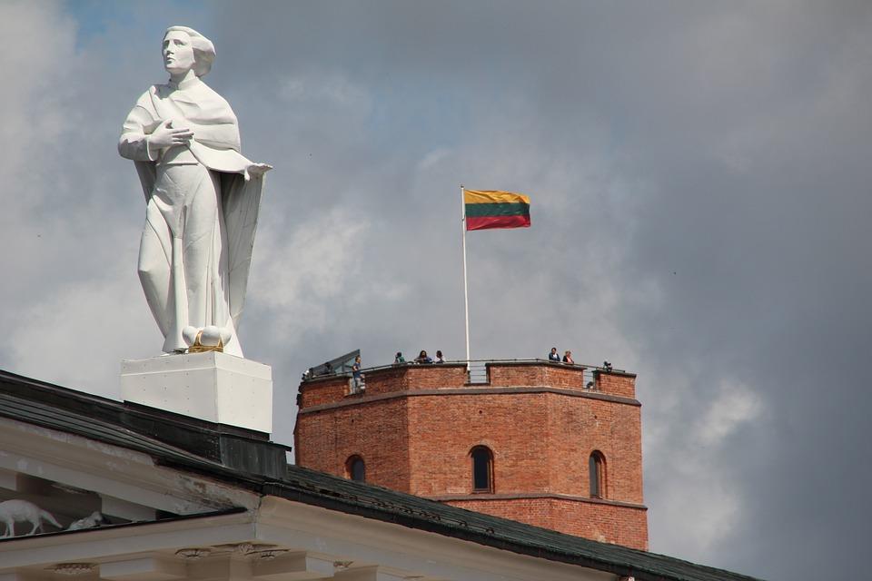 Белорусам и россиянам могут запретить подавать заявления на получение гражданства Литвы