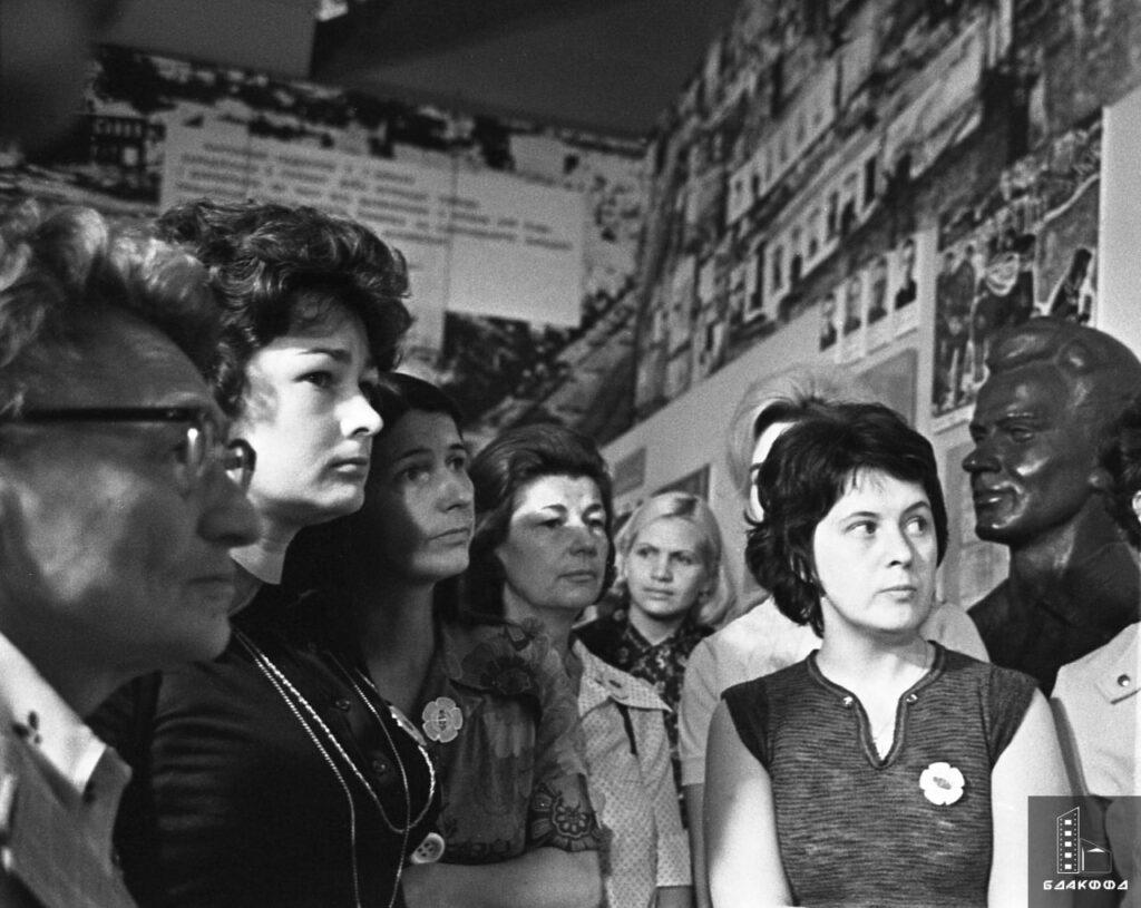  Участницы Международной встречи женщин в Белорусском государственном музее истории Великой Отечественной войны, 
март 1975 г