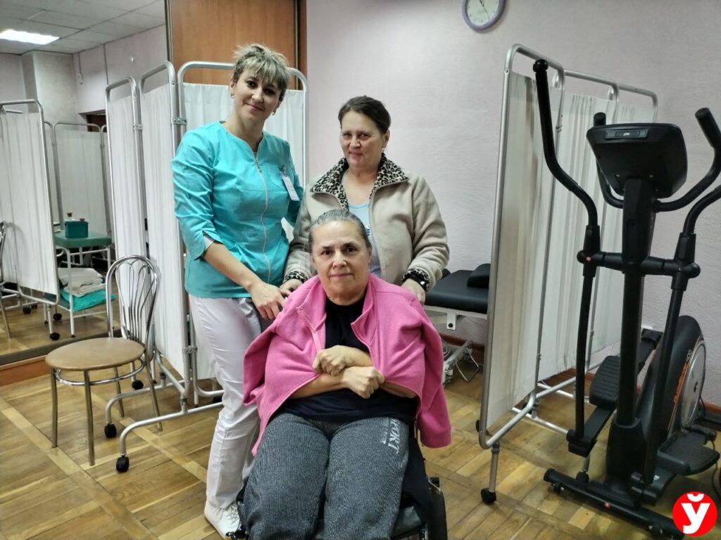 Массажист Ольга Анискович вместе со Светланой Прибыльской и Инной Неронской