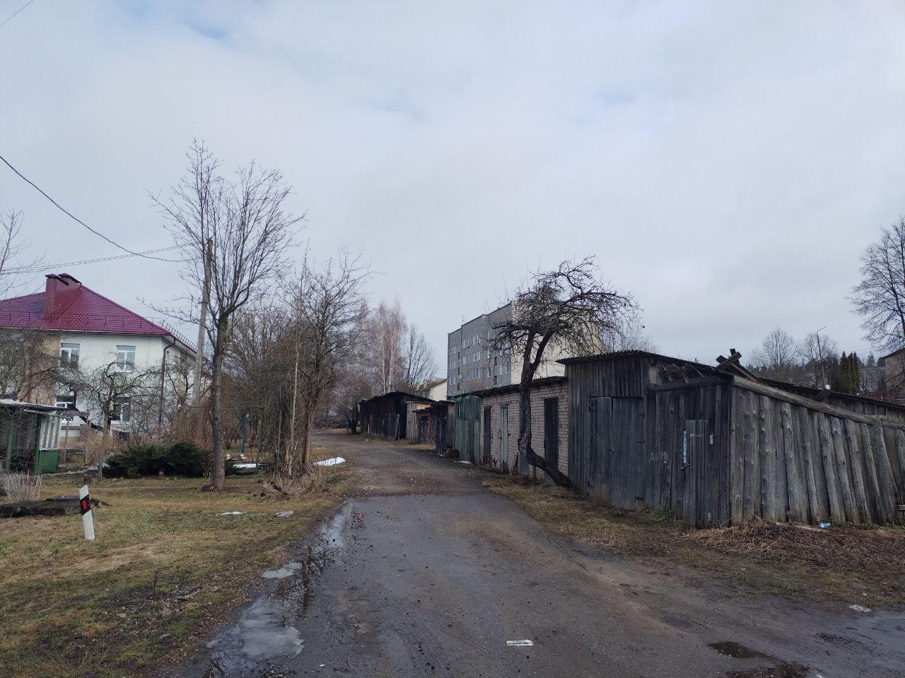 В Логойске вместо сараев на Школьной появится новый дом - Минская правда