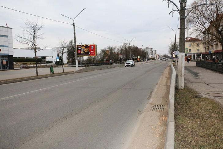 В центре Слуцка демонтируют старый мост и сделают новый