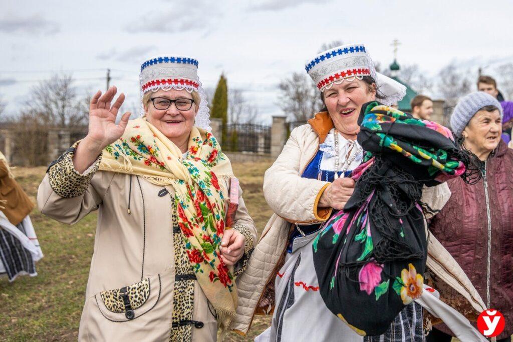 участники