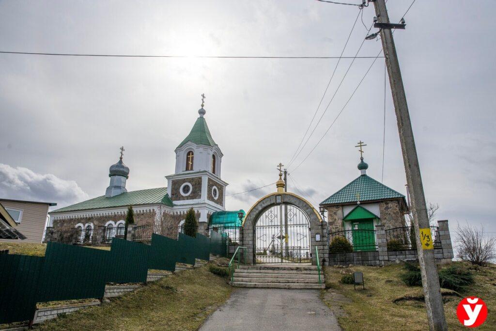 храм