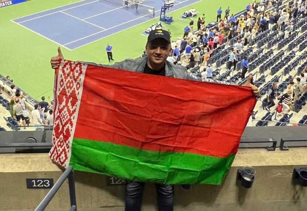 Включил белорусский гимн перед Белым Домом в Вашингтоне — как это было и кто этот смельчак