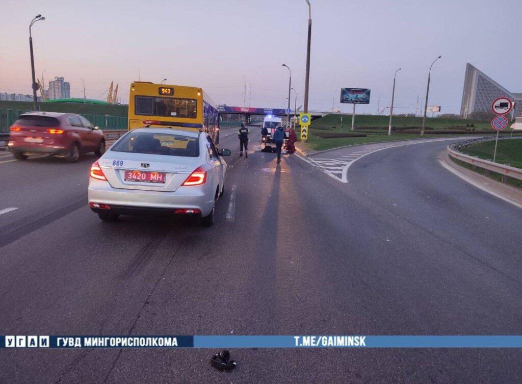 Пешеход попал под колеса рейсового автобуса на МКАД