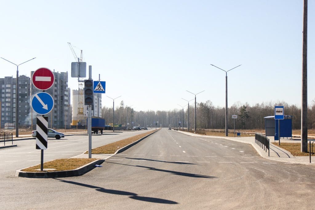 На улице Елены Стемпковской установлены остановочные павильоны