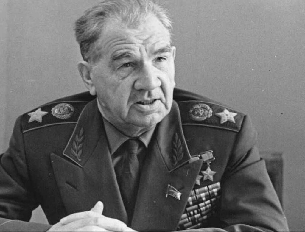 Рассказываем о легендарном командире Василии Чуйкове, отстоявшем Сталинград