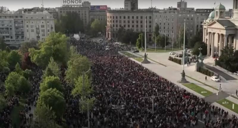 митинг Сербия