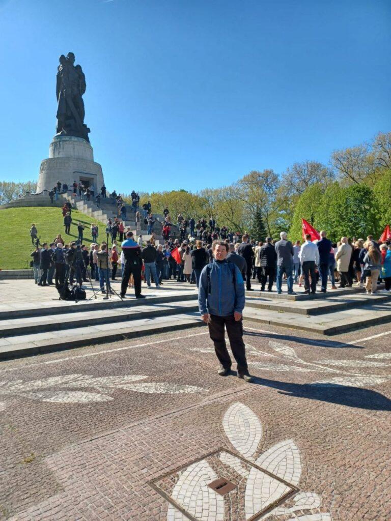 немцы у воина освободителя